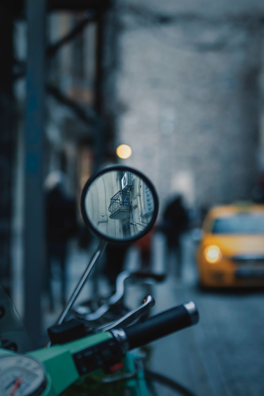 Round Rear-View Mirror